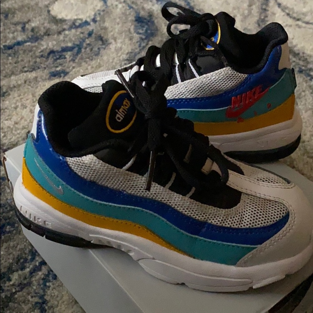 Nike Air Max white Yellow Blue Green Size 10C
